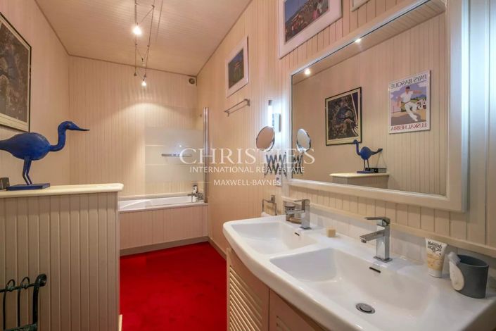 Image No.25-5 Bed House for sale