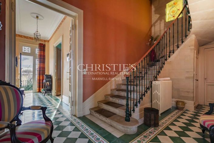 Image No.6-5 Bed House for sale