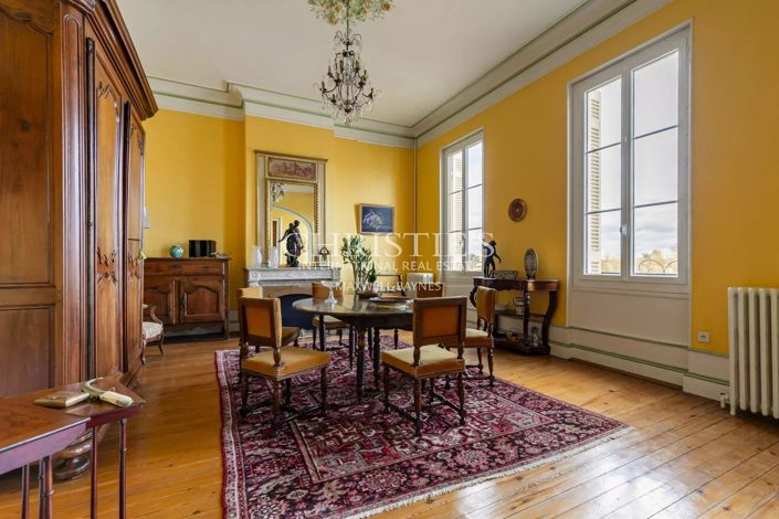 Image No.7-5 Bed House for sale