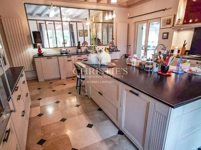 Image No.12-6 Bed House for sale