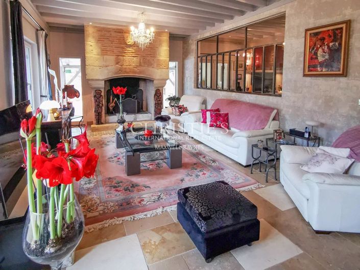 Image No.16-6 Bed House for sale