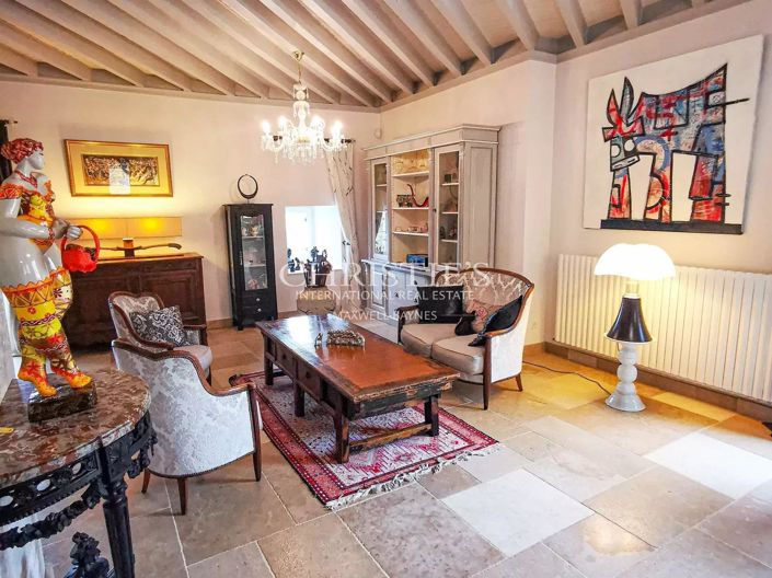 Image No.18-6 Bed House for sale