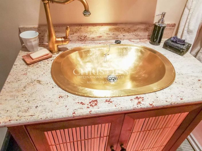 Image No.21-6 Bed House for sale