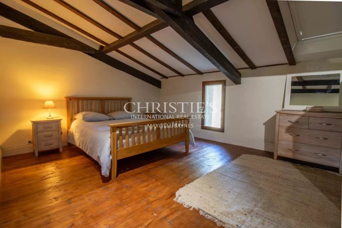 Image No.15-6 Bed House for sale