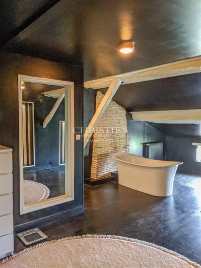 Image No.17-6 Bed House for sale