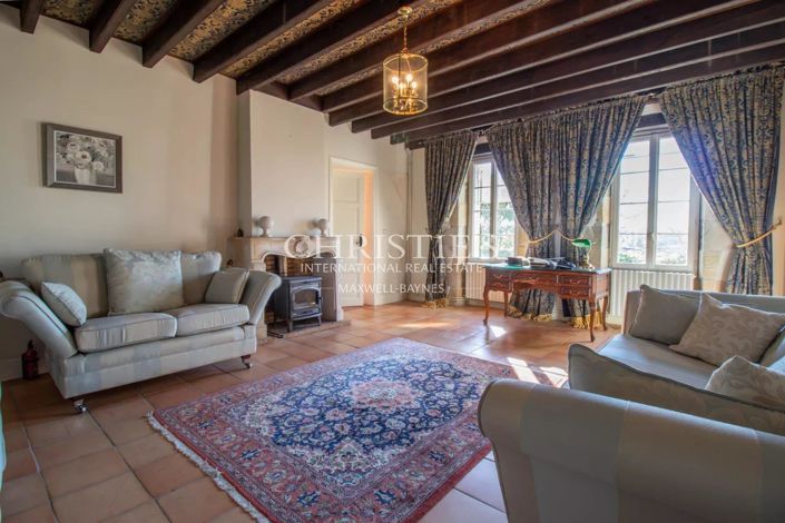 Image No.9-6 Bed House for sale