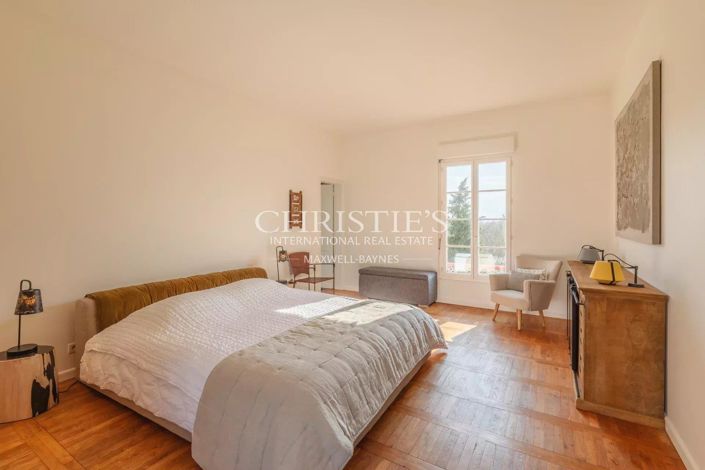 Image No.11-5 Bed House for sale