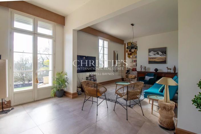 Image No.9-5 Bed House for sale