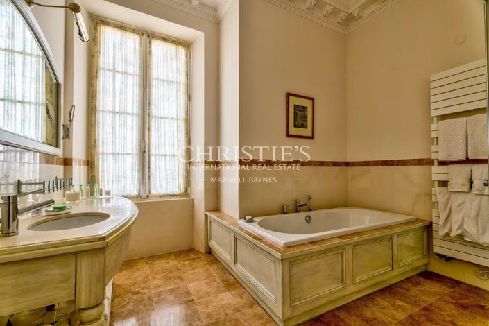 Image No.13-10 Bed House for sale