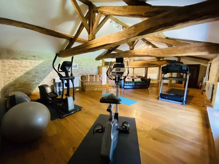 Image No.20-10 Bed House for sale