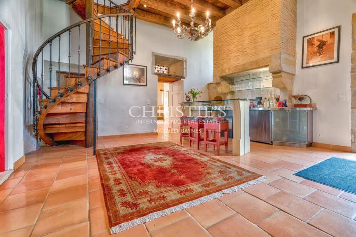 Image No.8-10 Bed House for sale