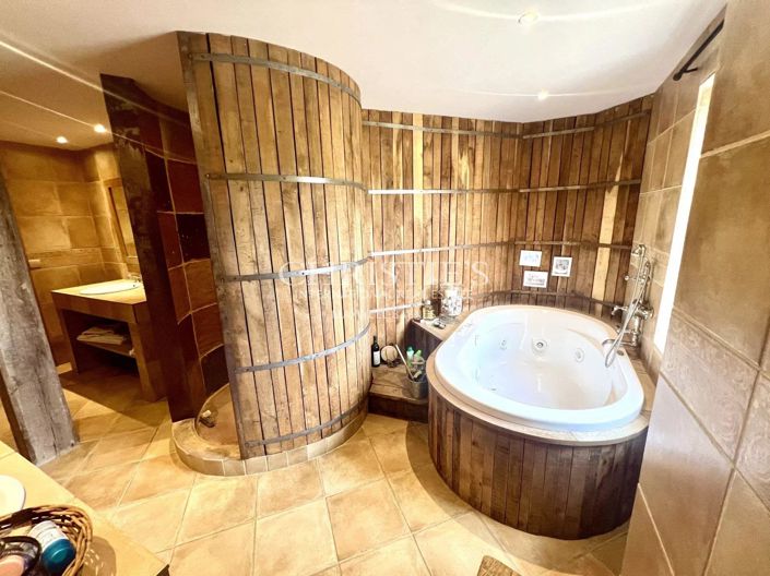 Image No.12-6 Bed House for sale