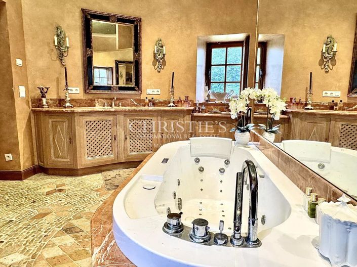 Image No.17-4 Bed House for sale