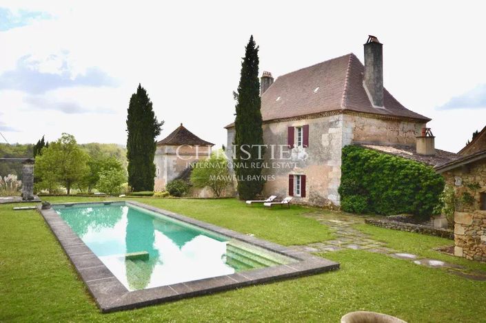 Image No.18-12 Bed House for sale