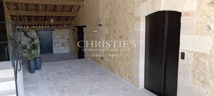 Image No.7-7 Bed House for sale