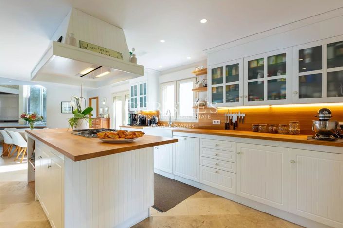 Image No.4-9 Bed House for sale