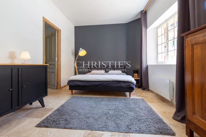 Image No.14-6 Bed House for sale