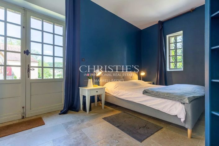 Image No.15-6 Bed House for sale