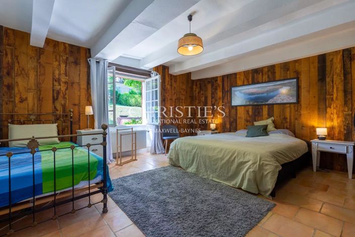 Image No.19-6 Bed House for sale