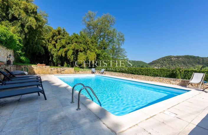 Image No.24-6 Bed House for sale