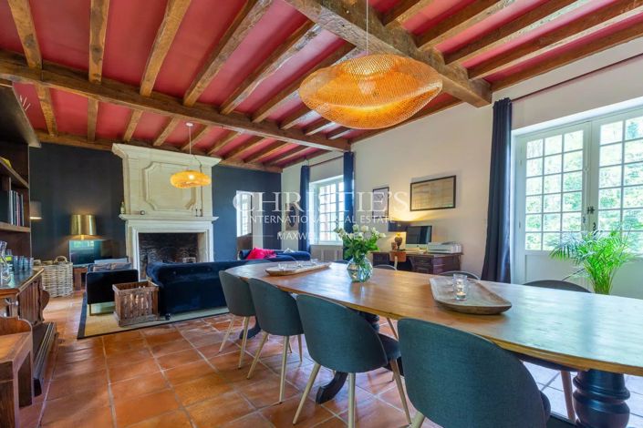 Image No.4-6 Bed House for sale