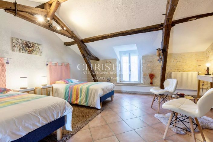 Image No.13-6 Bed House for sale