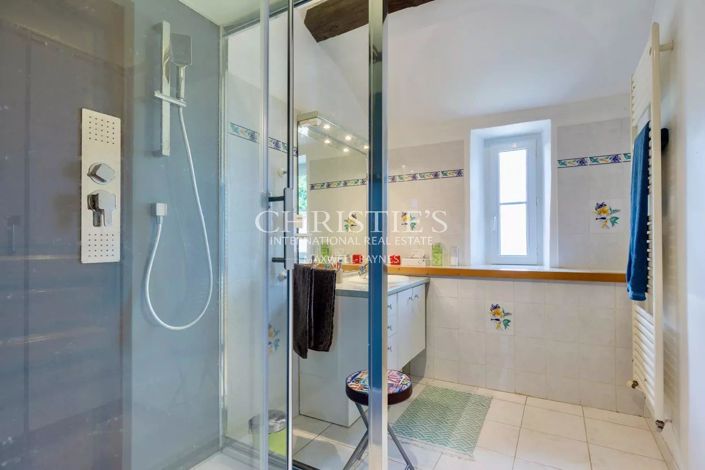 Image No.16-6 Bed House for sale