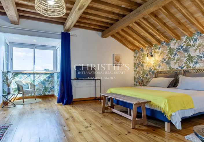 Image No.18-6 Bed House for sale