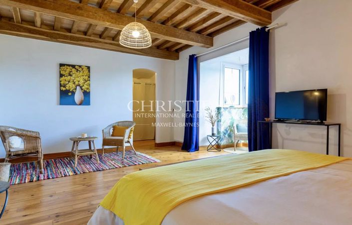 Image No.20-6 Bed House for sale