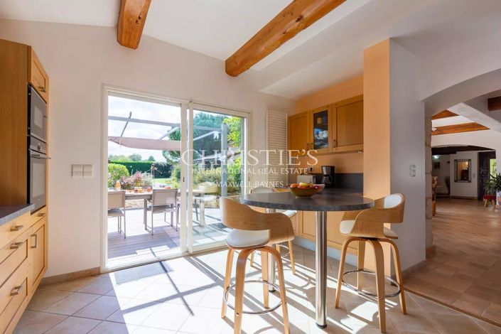 Image No.6-6 Bed House for sale