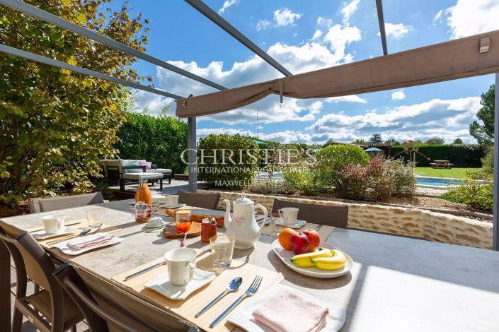 Image No.8-6 Bed House for sale