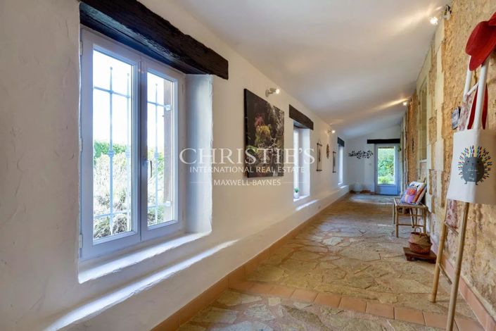 Image No.9-6 Bed House for sale