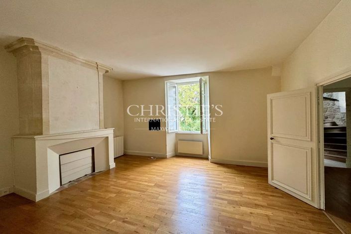 Image No.19-11 Bed House for sale