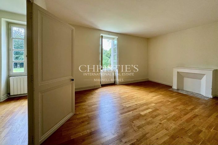 Image No.21-11 Bed House for sale