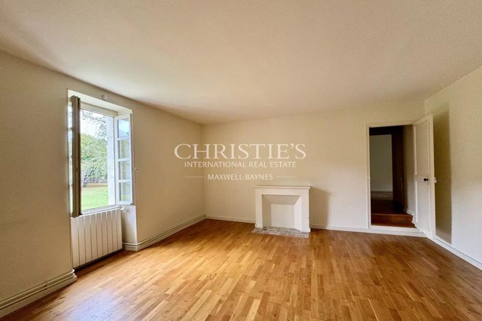 Image No.23-11 Bed House for sale