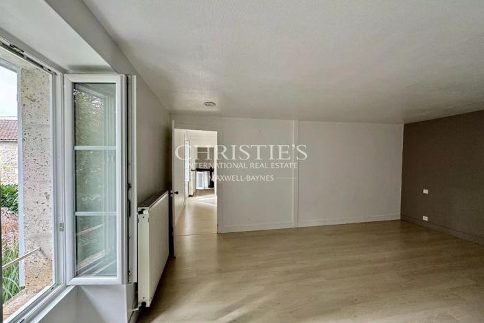 Image No.32-11 Bed House for sale