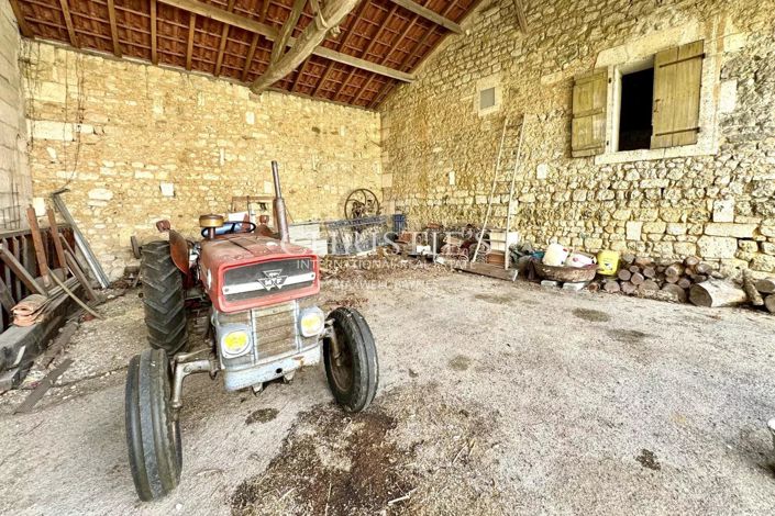 Image No.41-11 Bed House for sale