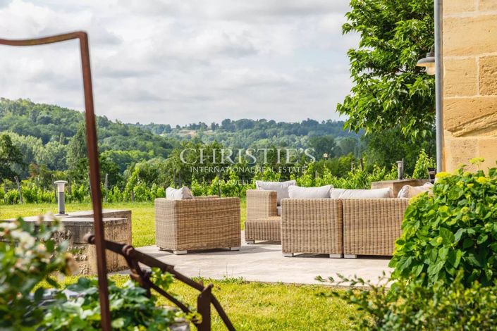 Image No.10-7 Bed House for sale