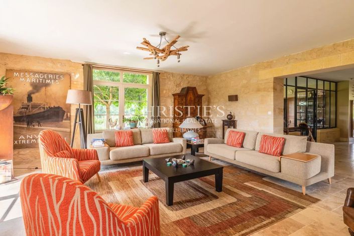 Image No.20-7 Bed House for sale