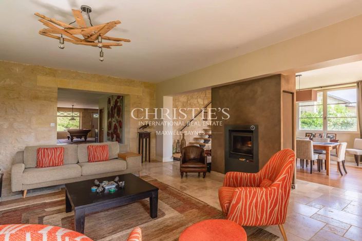 Image No.21-7 Bed House for sale