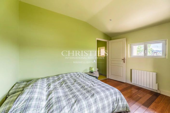 Image No.30-7 Bed House for sale