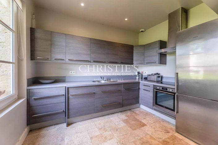 Image No.31-7 Bed House for sale