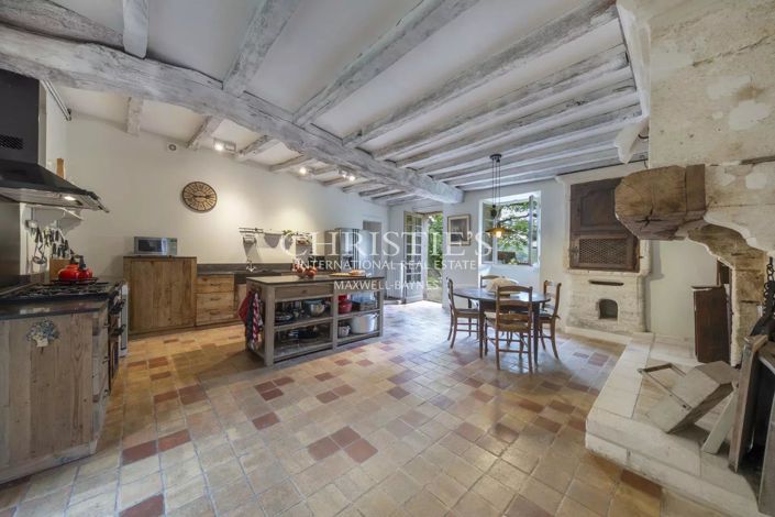 Image No.10-6 Bed House for sale