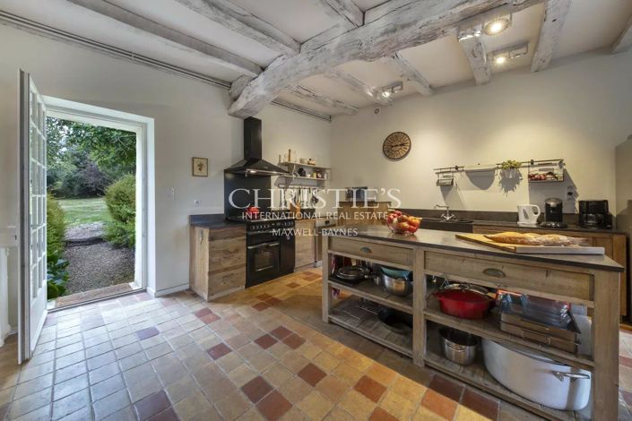 Image No.14-6 Bed House for sale