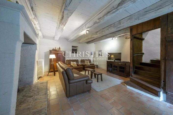 Image No.16-6 Bed House for sale