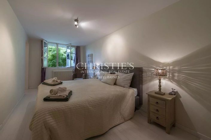 Image No.20-6 Bed House for sale