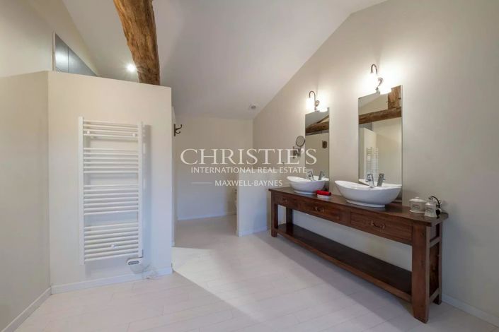 Image No.27-6 Bed House for sale