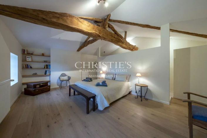 Image No.28-6 Bed House for sale