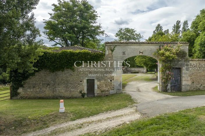 Image No.39-6 Bed House for sale