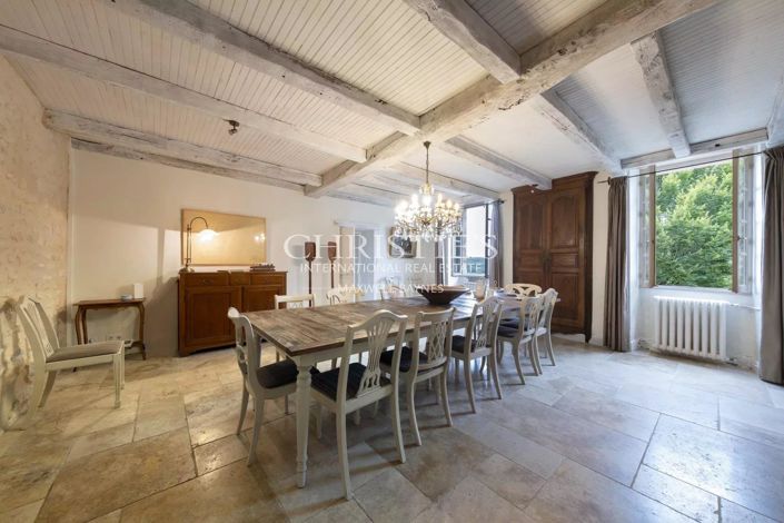 Image No.9-6 Bed House for sale